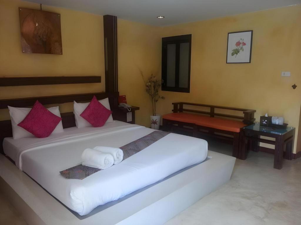 Tanisa Resort Chumphon Exterior foto