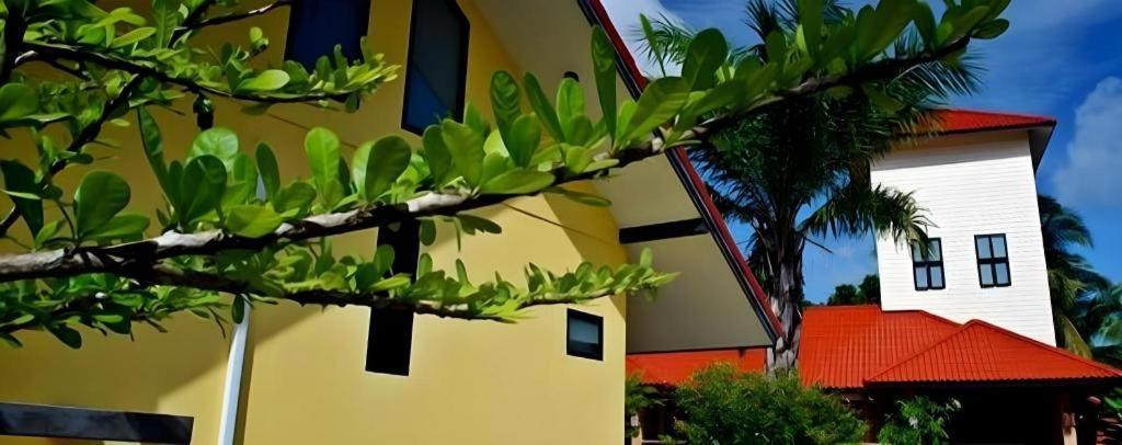 Tanisa Resort Chumphon Exterior foto