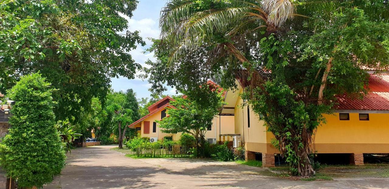Tanisa Resort Chumphon Exterior foto